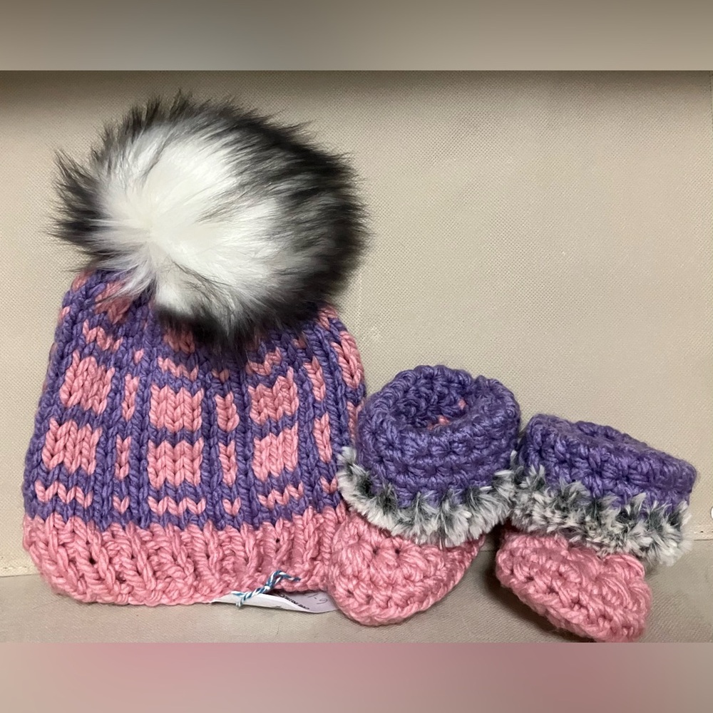 NEW! baby bootie and hat set for 12 month old